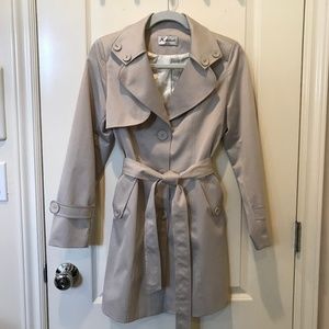 Beige trench coat with tie waist